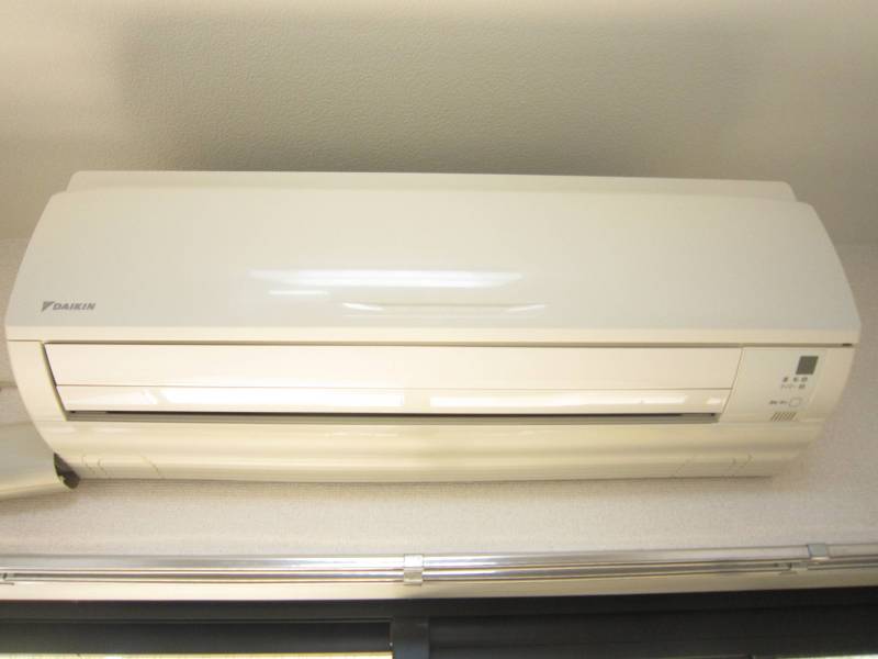 エアコン、照明器具は当社設備として導入済み。（ダイキン）