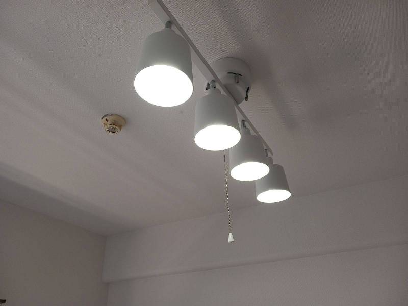 DKに４連照明を設置