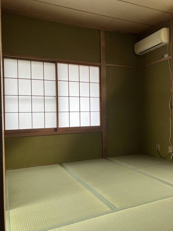 シックな和室で心が落ち着きます。