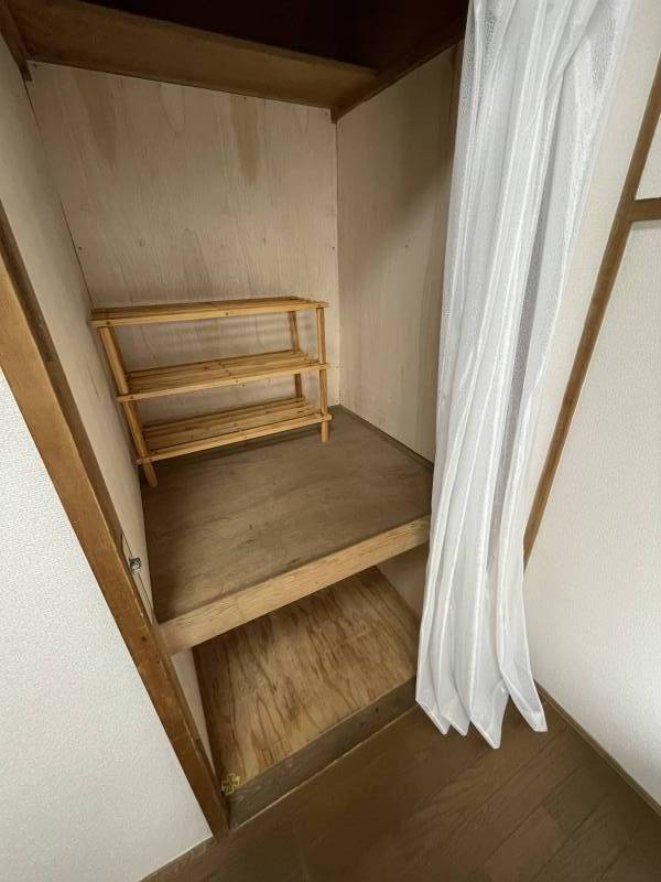 専用お部屋内の収納スペースです。