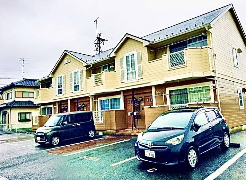 オシャレ洋風建築♪　明るい南向き♪　贅沢な空間ご提供♪