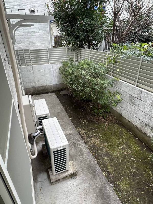 洗濯も外干しできます^^　芹沢公園の緑もすこし