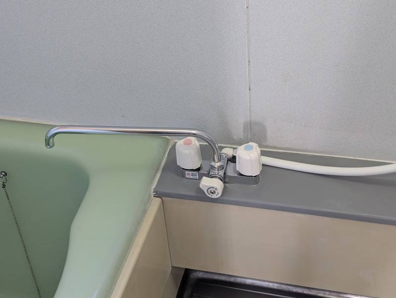 水栓・シャワーヘッドは新品に交換済