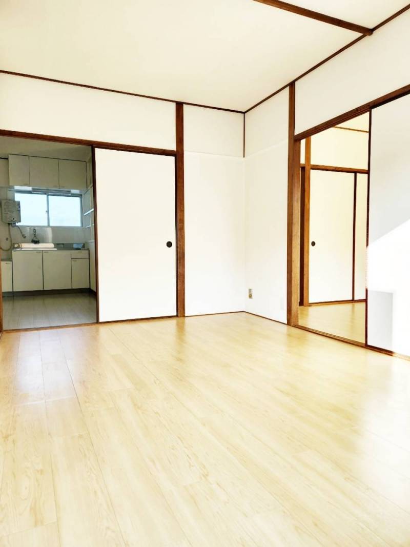 明るく広いフロアタイルのお部屋♪