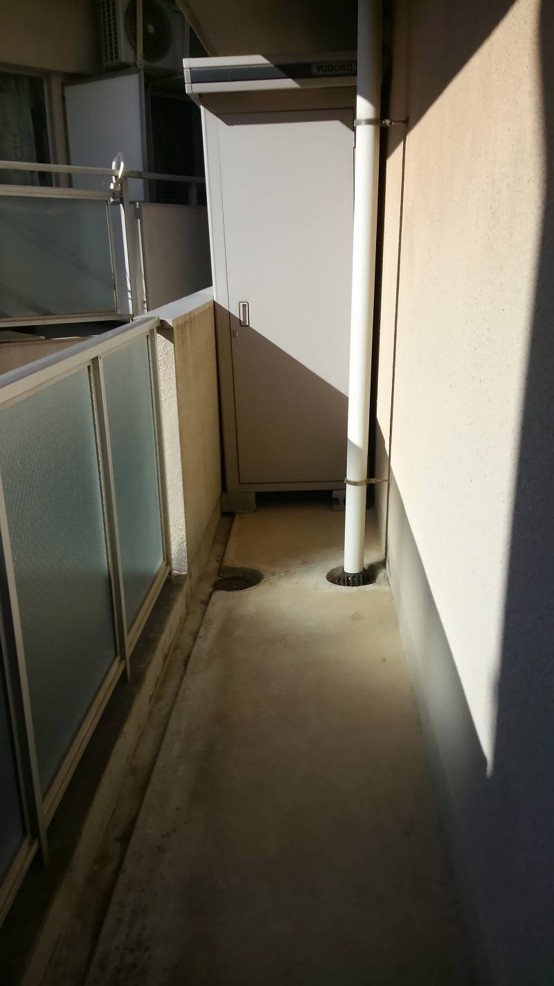 物置き（外観）：奥行約１.2ｍ