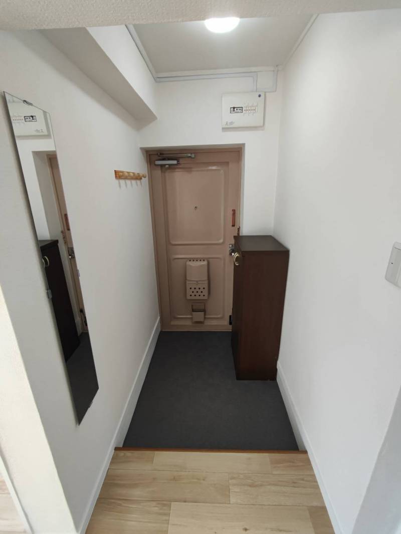 シューズボックス付き玄関♪
姿見もついています！