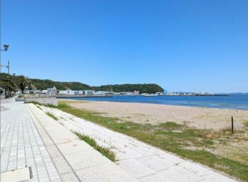 海まで歩いて10分♪
