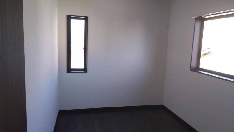 2階5.5帖洋室、クローゼットもあり