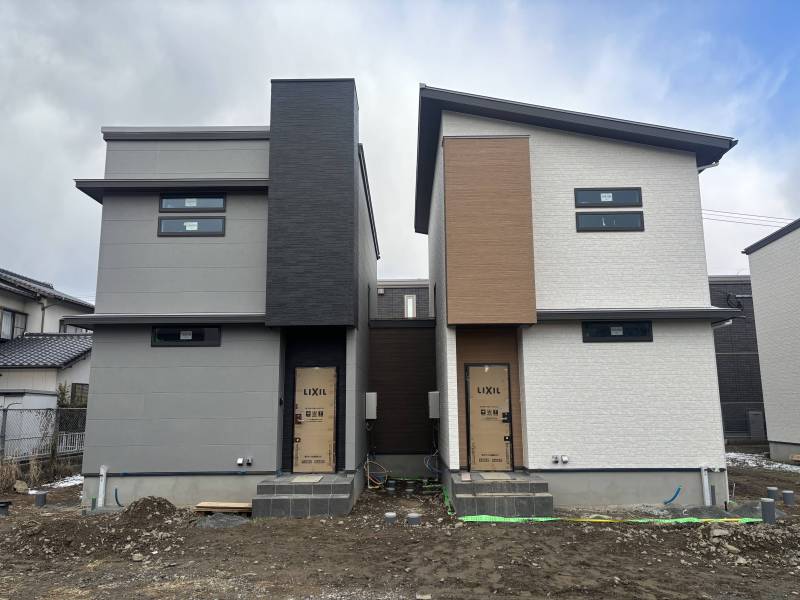 各戸駐車スペース4台
屋外EV充電、防水コンセント有り