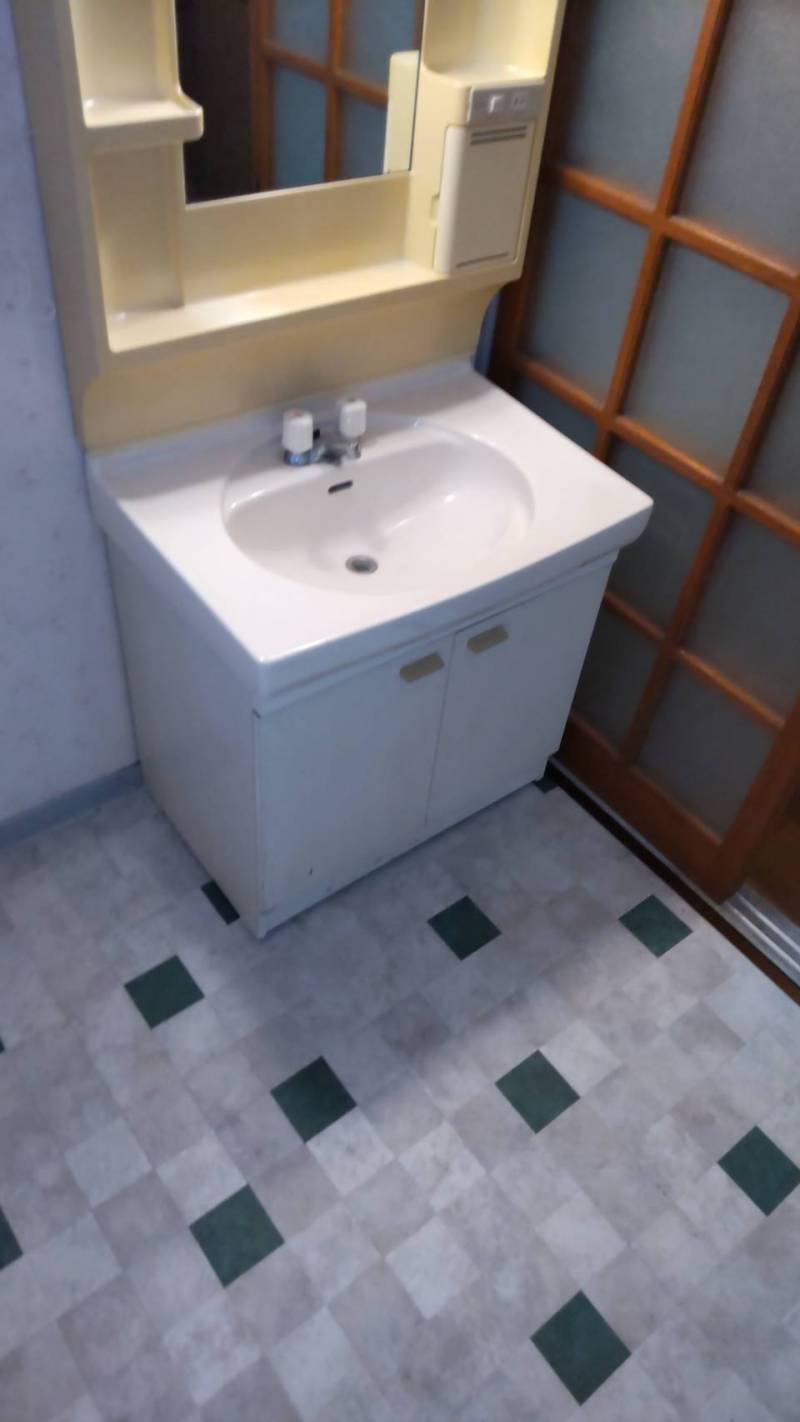 独立洗面台＋室内洗濯機置き場