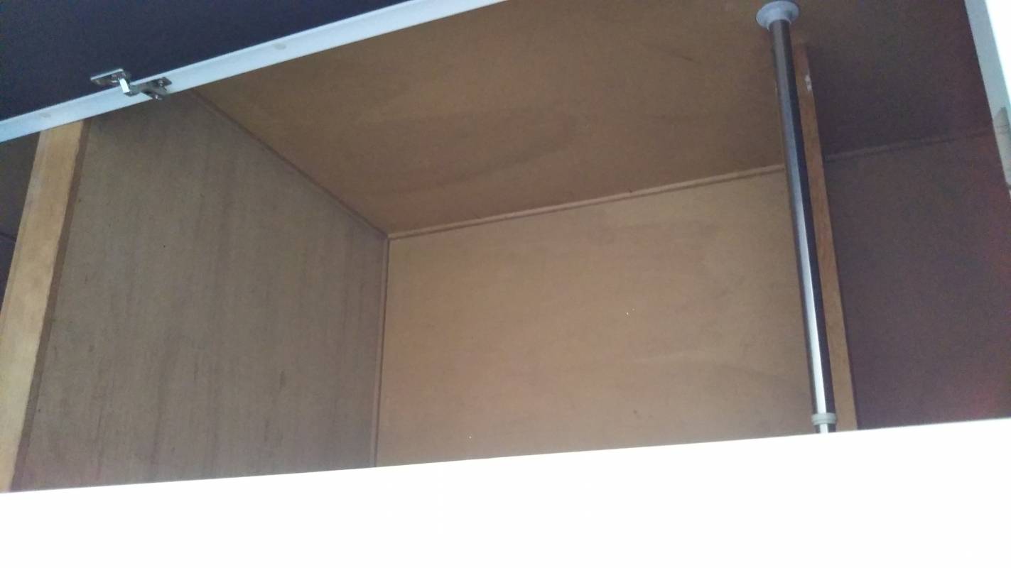 2つ目の収納スペース内部です。奥行きもあり広いです。