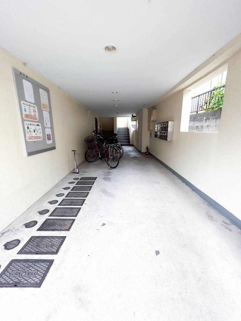 バイク・自転車駐輪場（屋根有）
