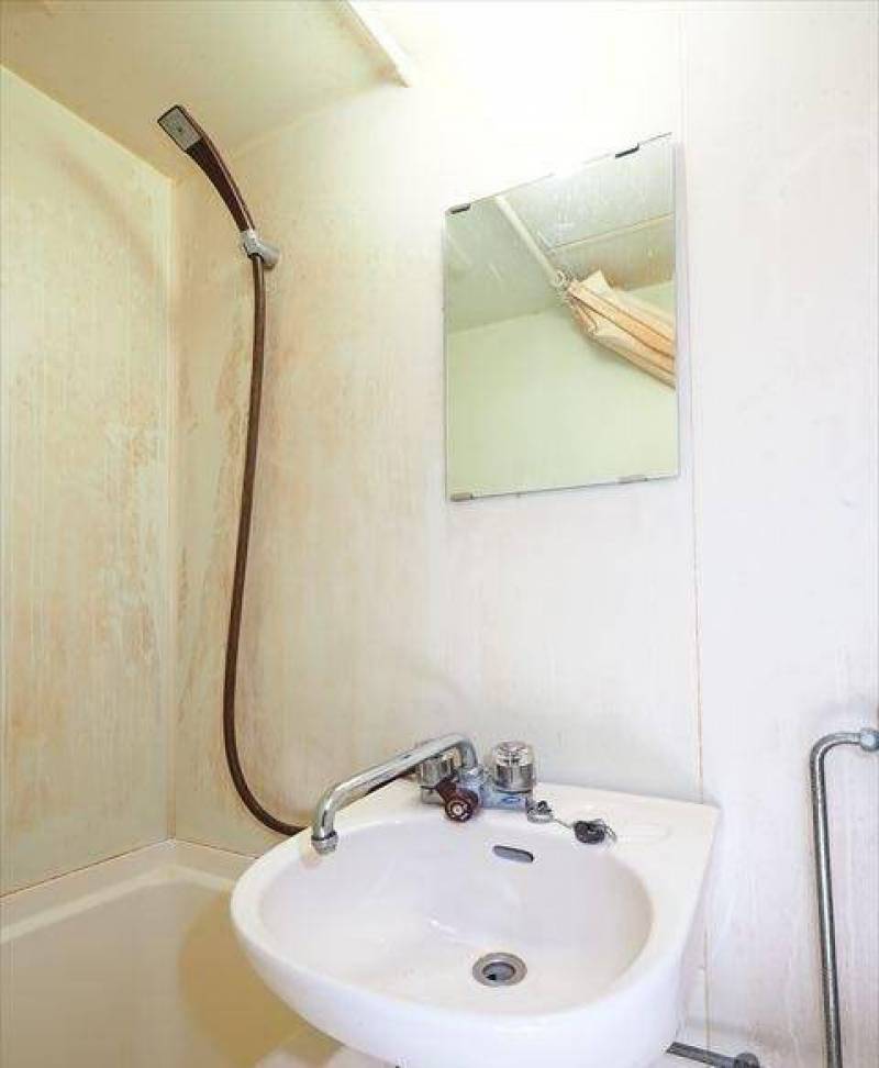 ルームクリーニング前でこれからきれいになります。