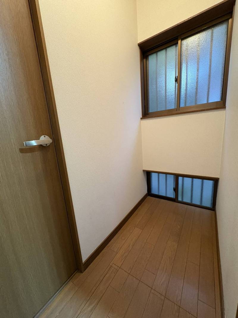 トイレ前の小スペース