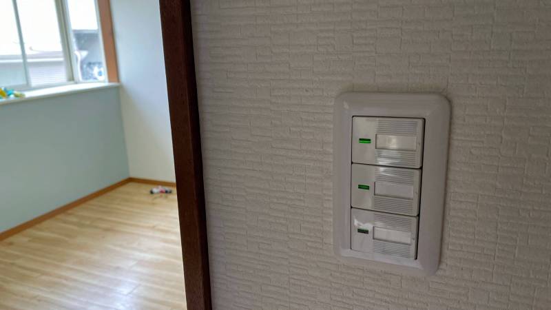 スイッチ、コンセントは新調しました