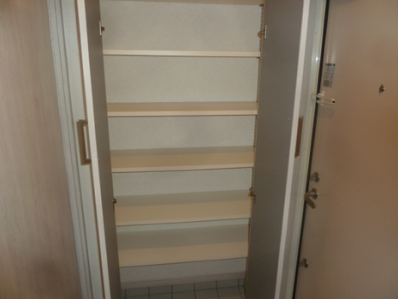 シューズクローゼット
上から下まで収納可能