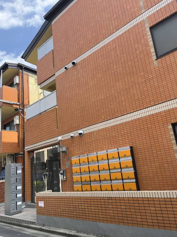 バストイレ別、無料ネット、オートロック、宅配ボックス！