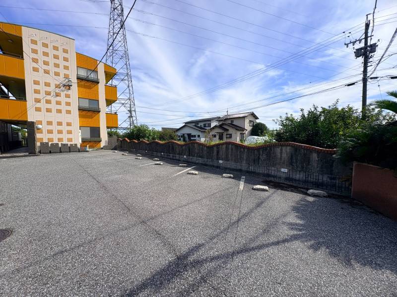 １部屋１台駐車場完備