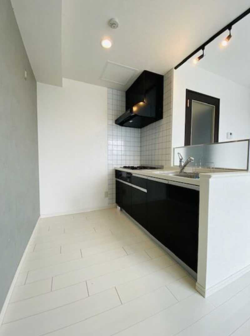 広々すっきり、グレードの高いカウンターキッチン