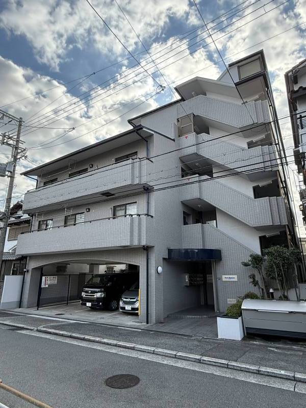 質感豊かな落ち着いたデザイン！2024年綺麗になりました