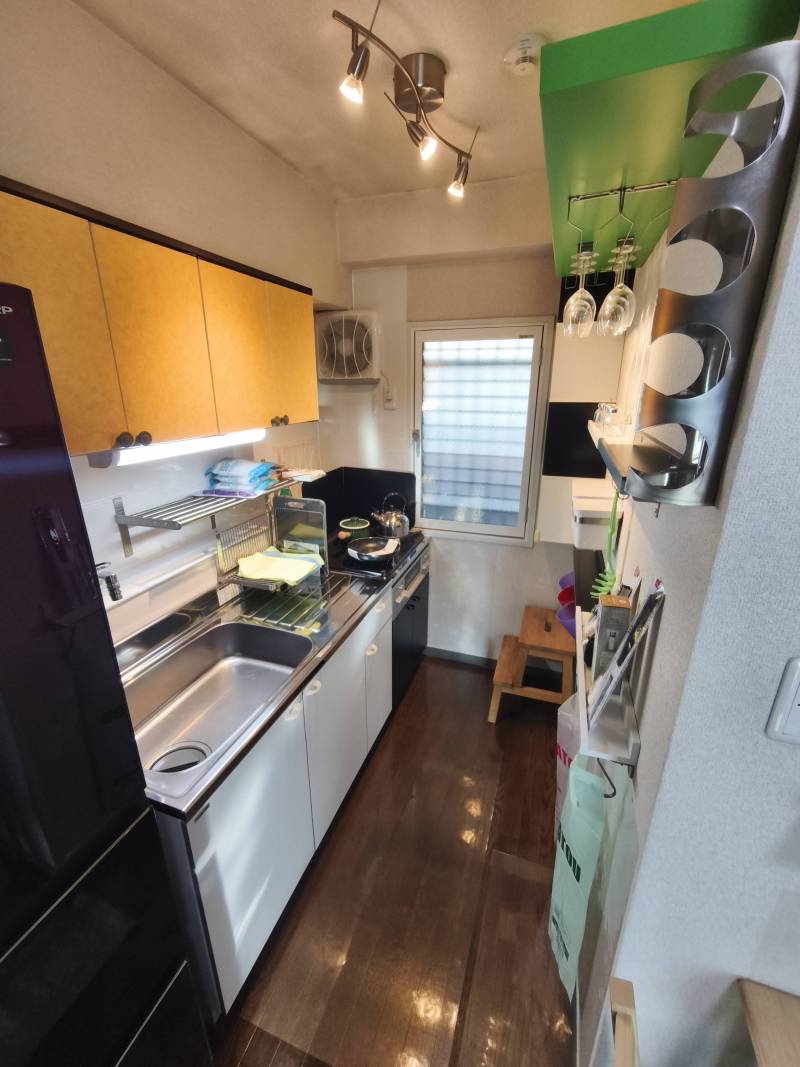 流し台新品　三口コンロ　フィルター付換気扇　LEDタッチ照明