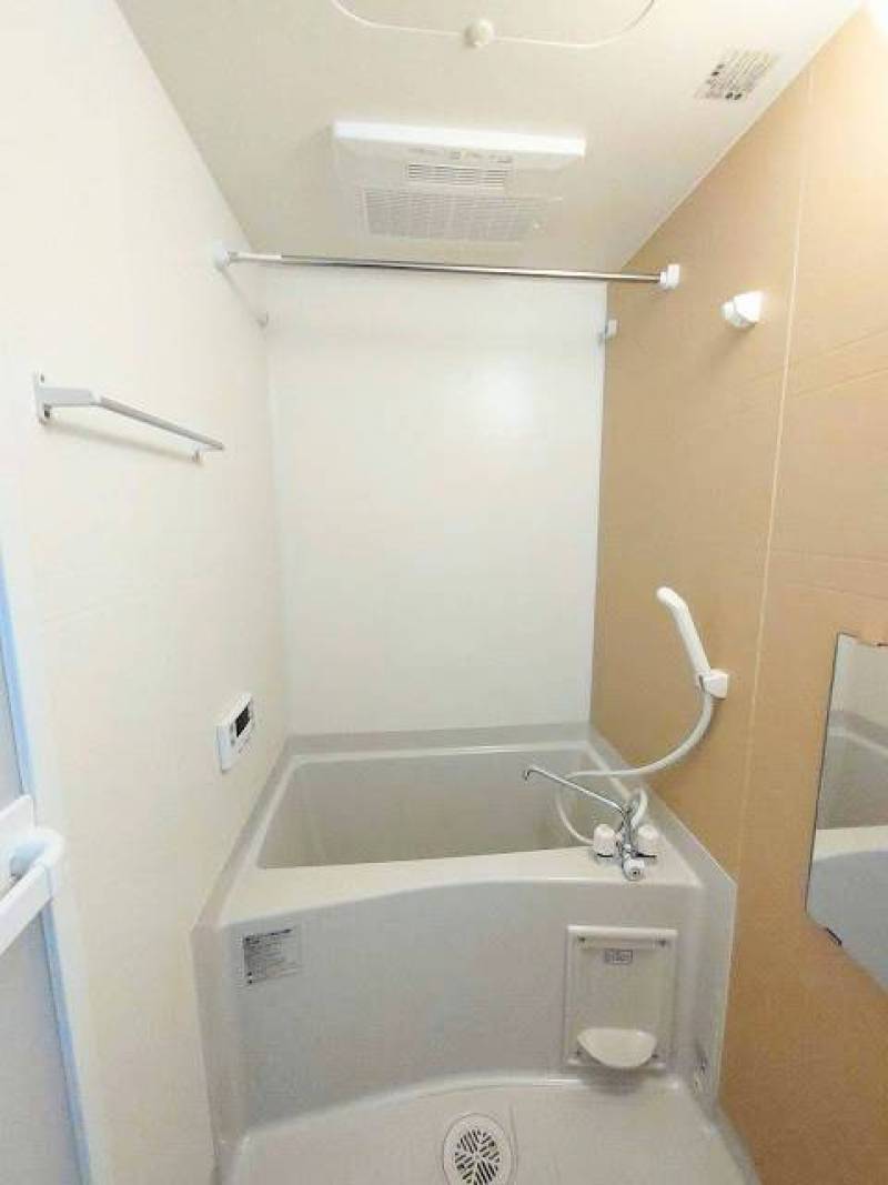 浴室乾燥機付きのお風呂です♪