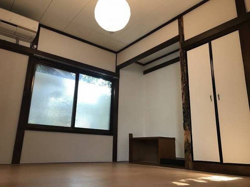 1階 キッチン横の部屋、エアコン付、クッションフロア