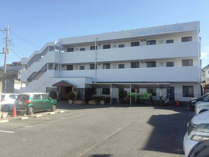 敷地内アスファルト敷き駐車場