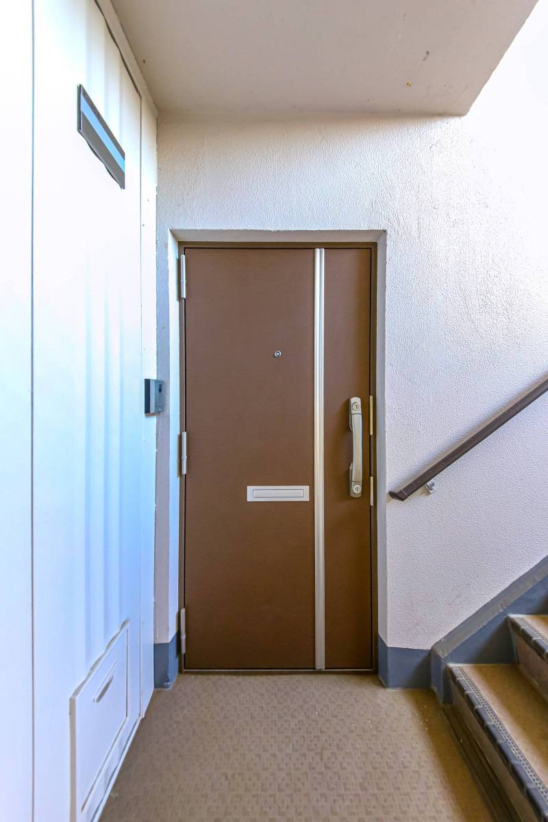 ドアも近年リフォーム。ダブルロック ディンプルキーです