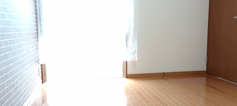 北側でも大きな窓があるので遮光十分lです。