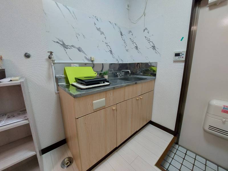 コンパクトなキッチン。