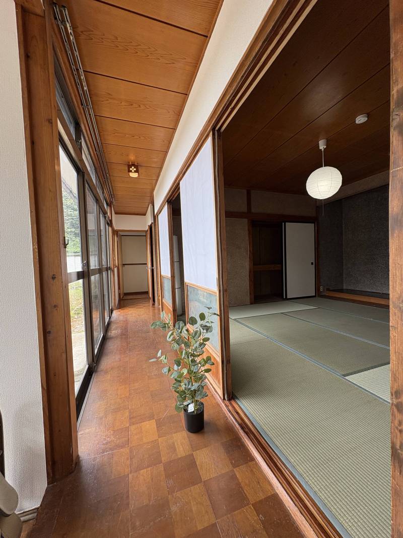 縁側も日当たりが良いので、一日中家の中が明るいです。