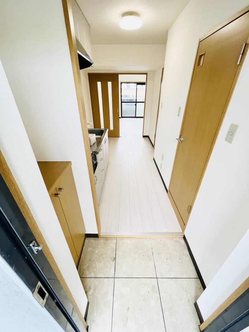 玄関からキッチンまでも広々で美しい♪