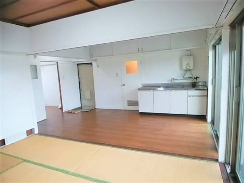 開放的で広々・日当たり良好。大変明るいお部屋です。