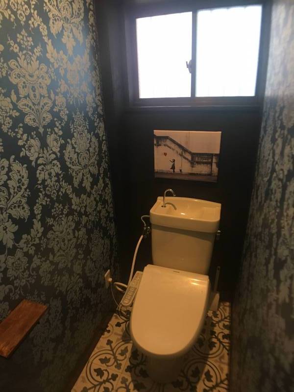 ゴージャスなトイレ。ウォシュレット付きです。