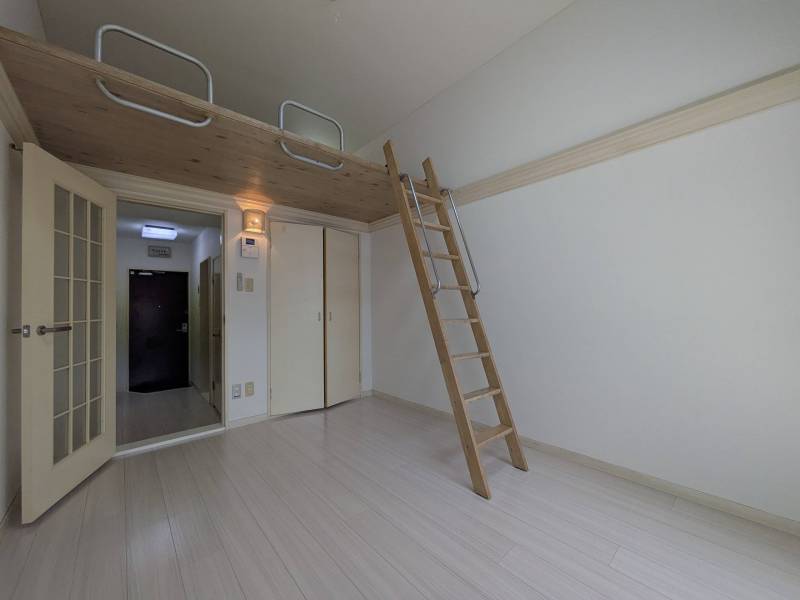 ロフト付きで空間を有効活用できます