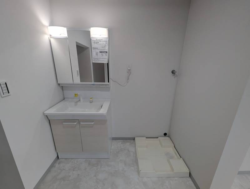 洗面台、室内洗濯置き場（新設）