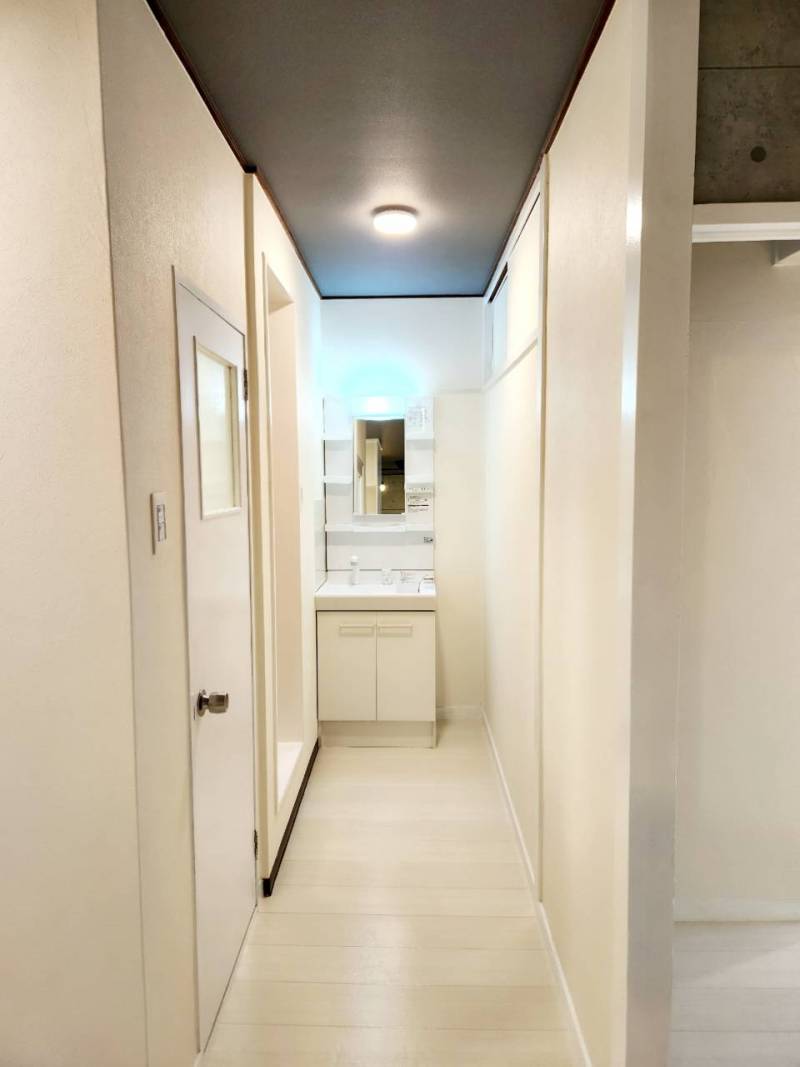 LIXIL シャワー付き洗面台♪