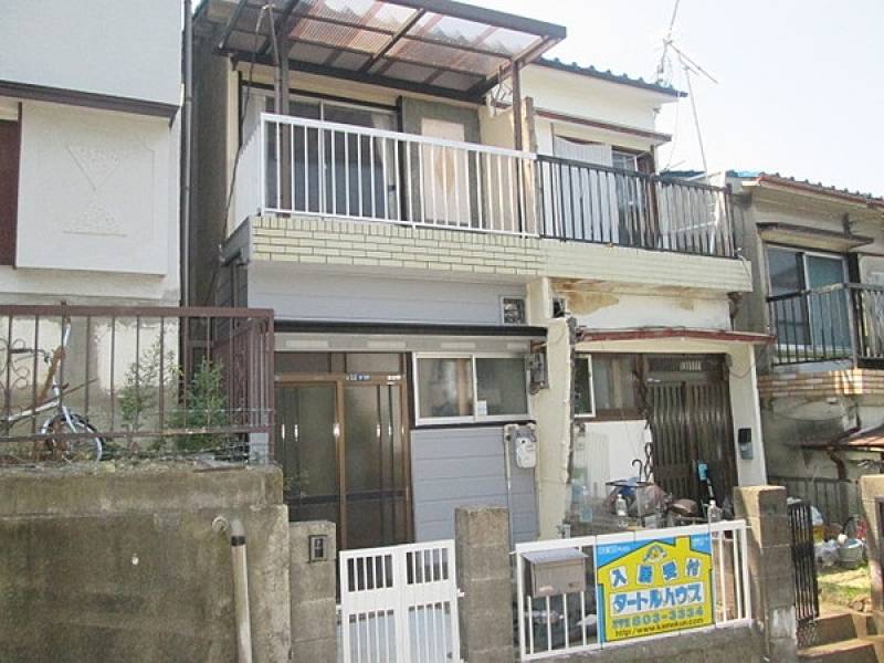 表と裏に専用庭があります。