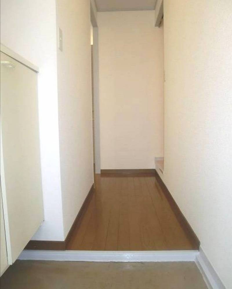 玄関ドア開けてもお部屋が見えない。