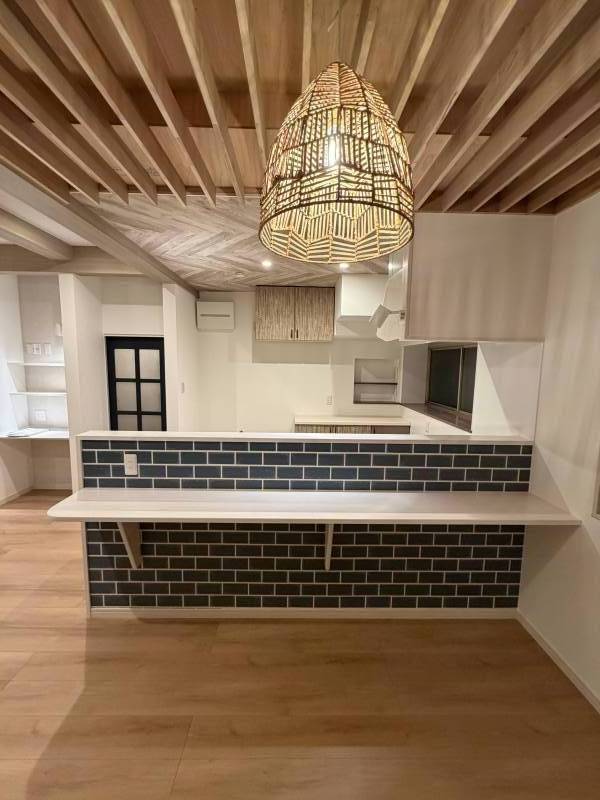 ペンダントライトや間接照明、照明にこだわりました