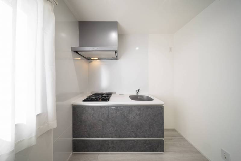 ガスコンロ対応／2口コンロありで料理好きにも嬉しい。