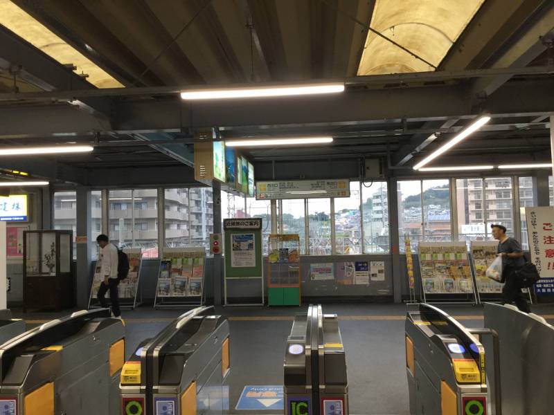 河内国分駅西口から徒歩９分です。