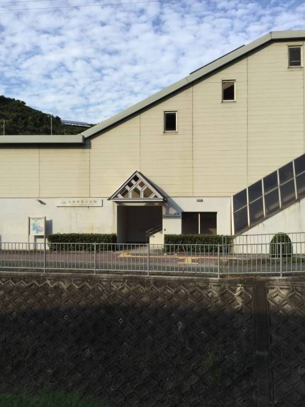 大阪教育大前駅から徒歩９分です。