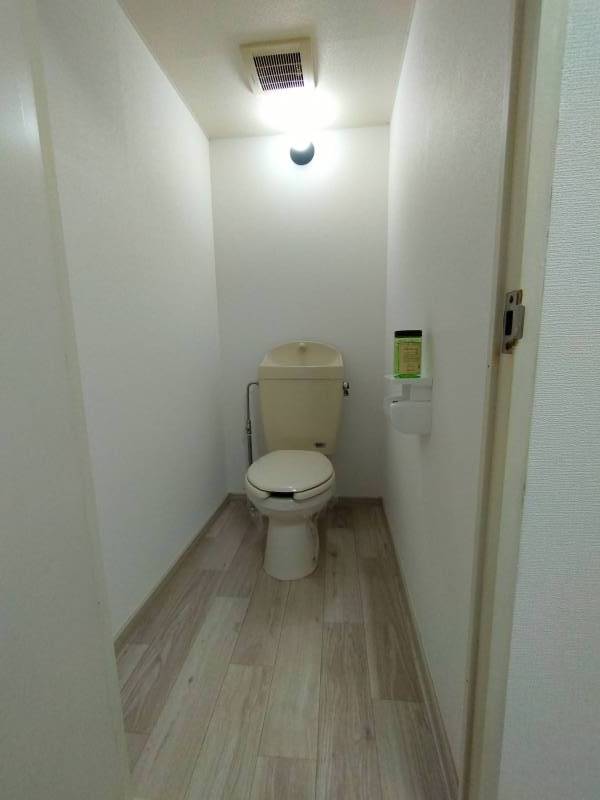 トイレの携帯置きも便利♪