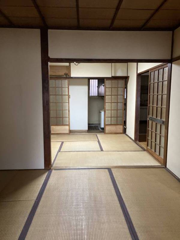 1階和室！2部屋繋げると9畳の広さ！