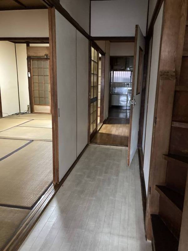 玄関からキッチンへの廊下！