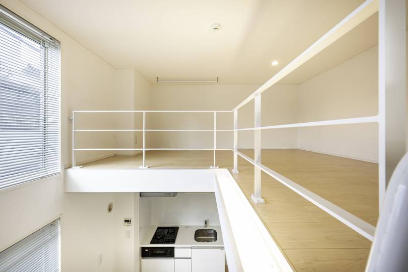 吹き抜けのロフトから見える青い空が最高！