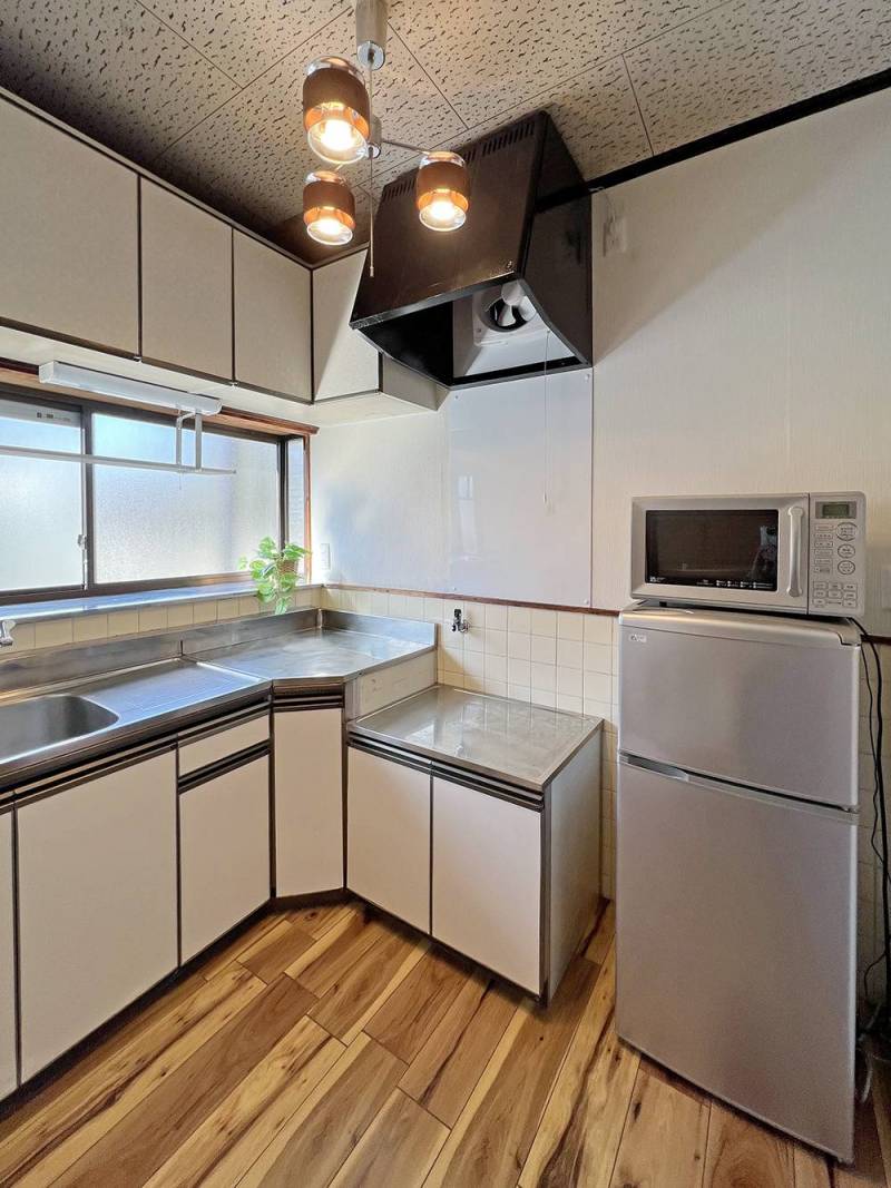 南向きキッチンで日当たり◎冷蔵庫、レンジ、プレゼント！