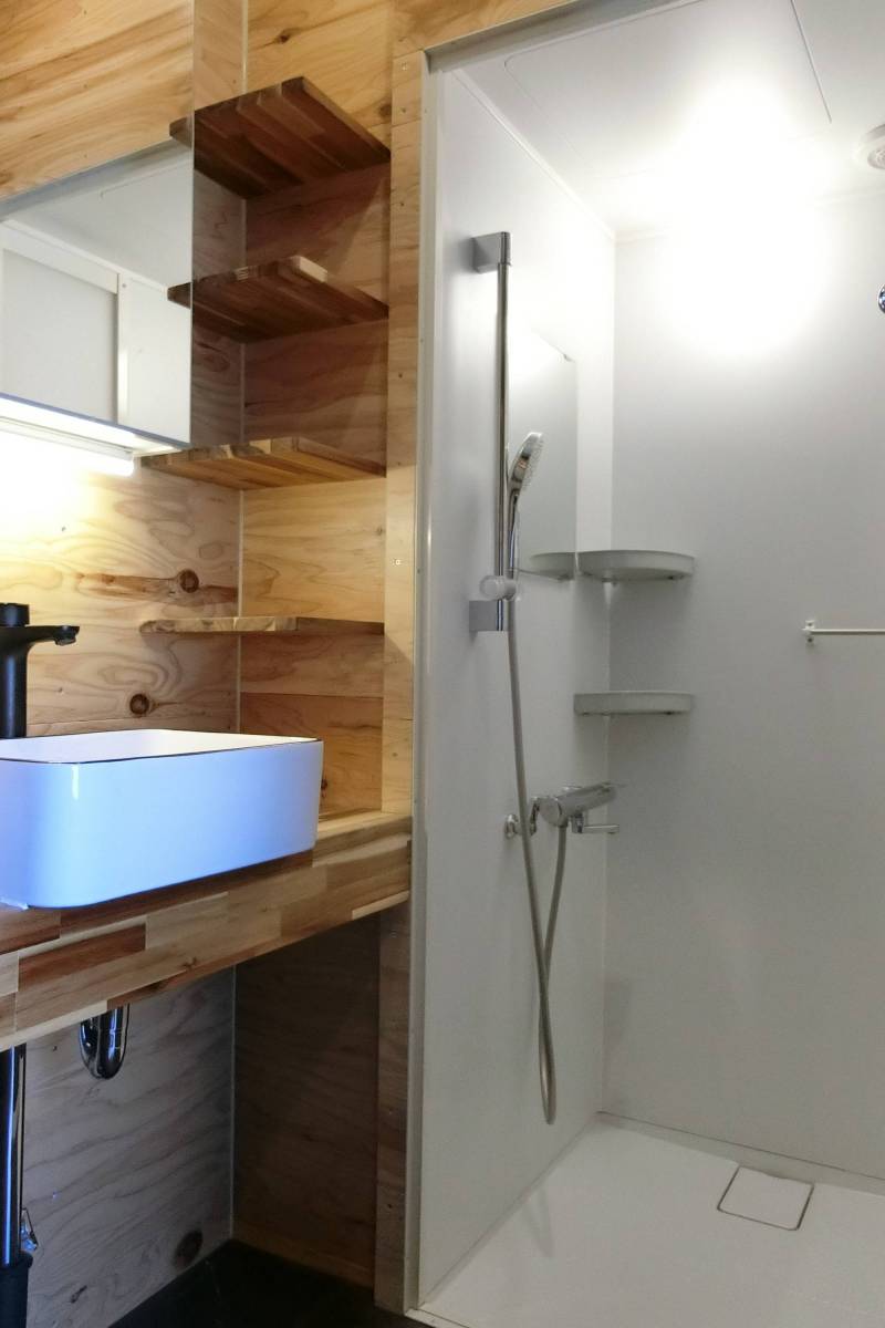 セカンドハウス仕様。
湯船はありません。